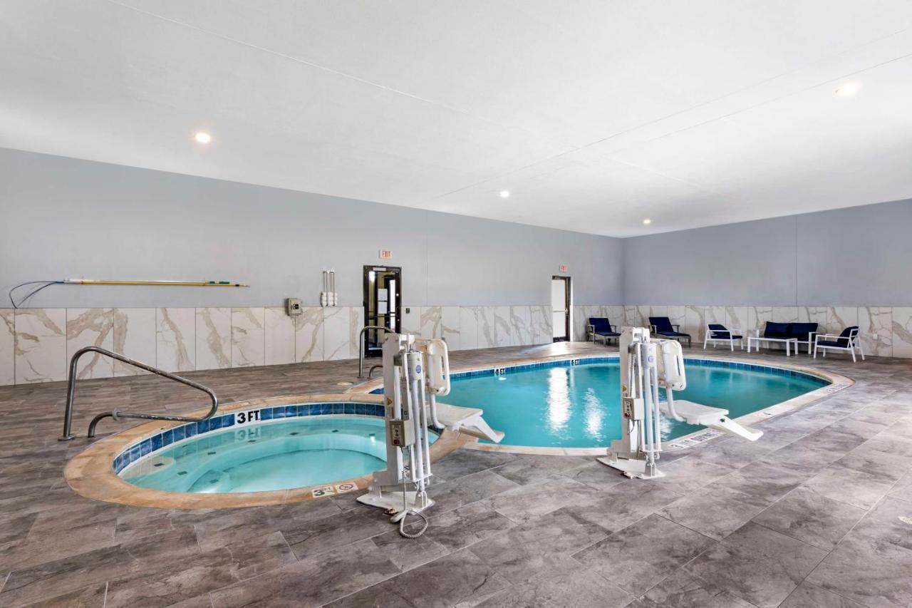 Best Western Plus Texoma Hotel & Suites Denison Exterior photo